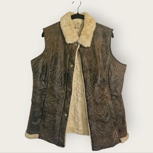 Woolrich faux leather sherpa lined saddle vest